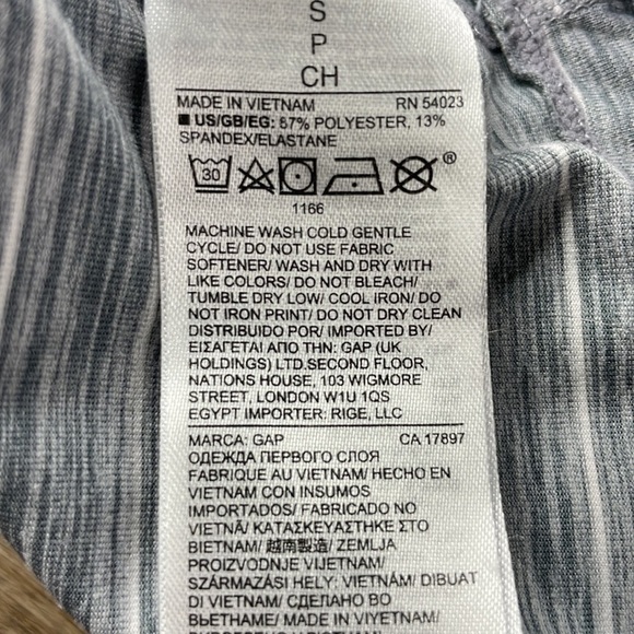 GAP GapFit Women’s Long Sleeve Grey and White Turtleneck Shirt, size small - Picture 10 of 10